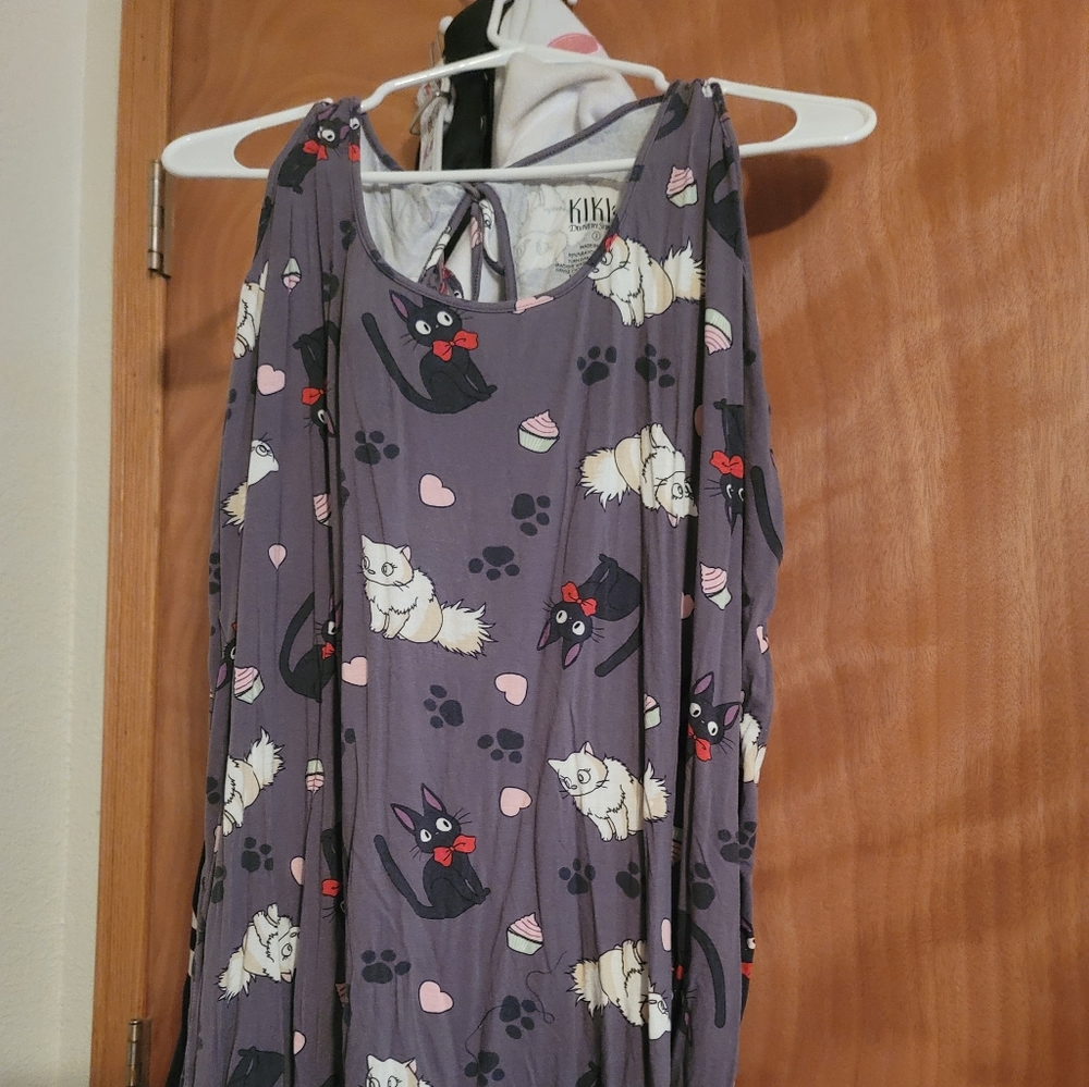 Plus sized 2 2xl Her Universe kikis delivery service cold shoulder shirt